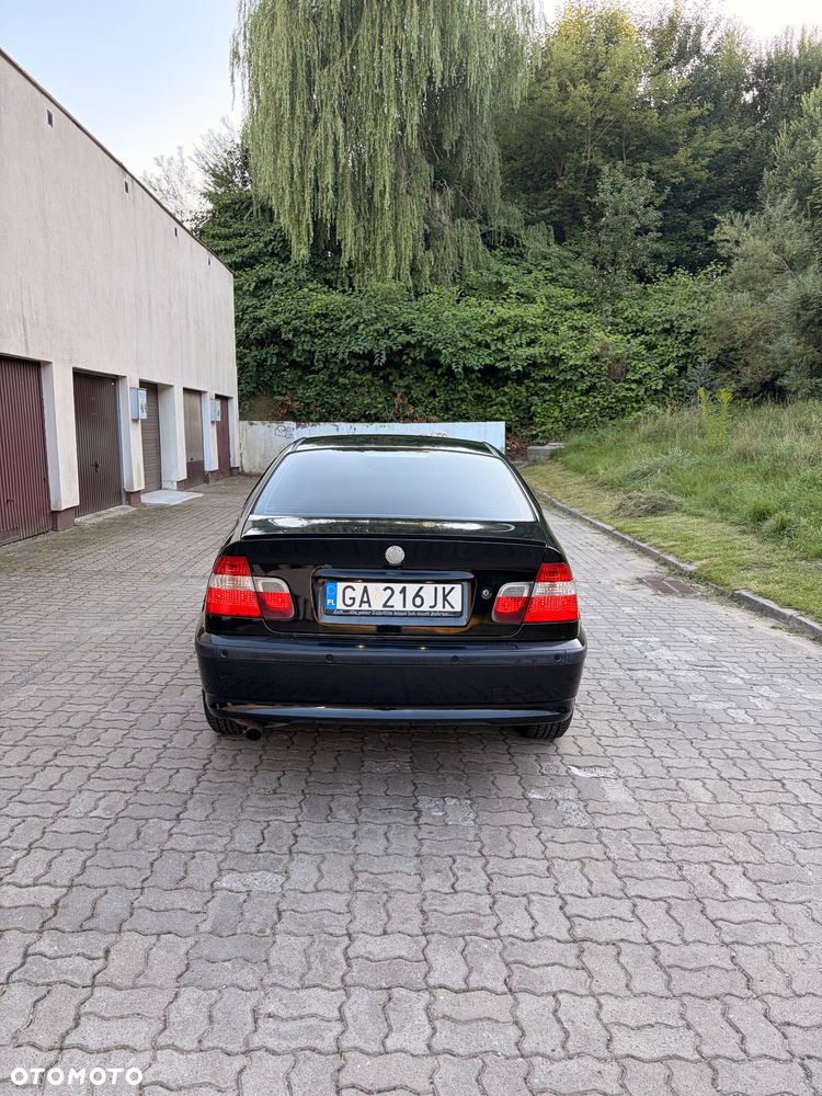 BMW Seria 3 318i - 5