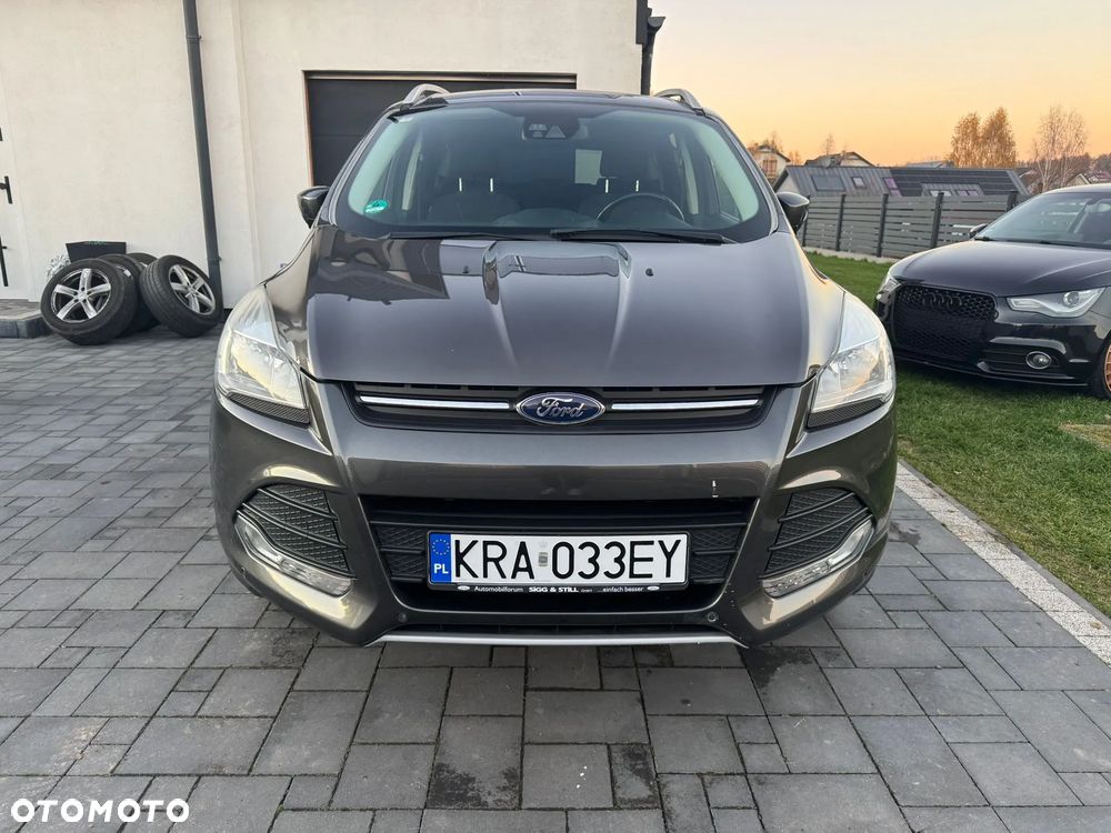 Ford Kuga 1.6 EcoBoost 2x4 Titanium - 2