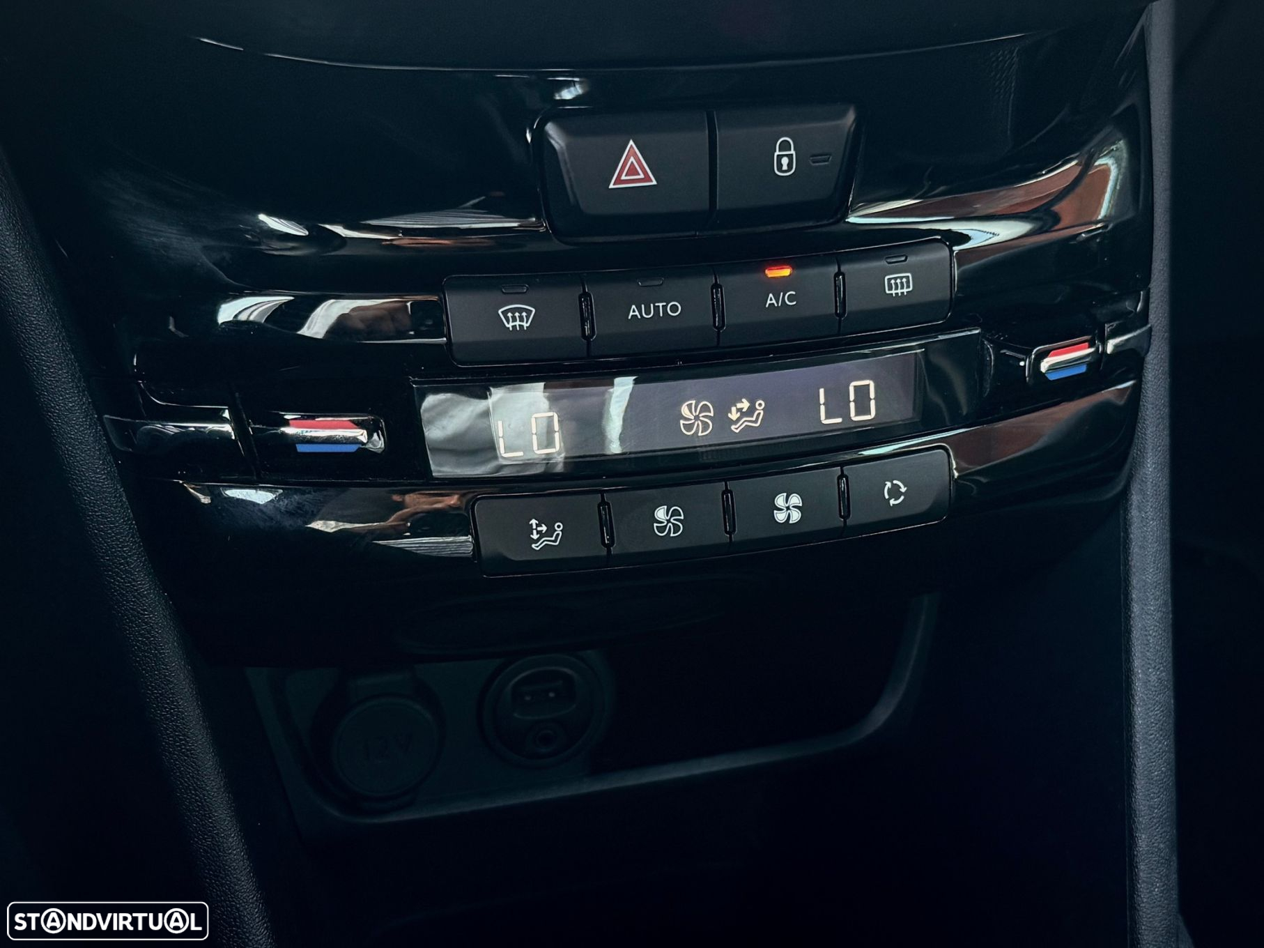 Peugeot 208 1.2 PureTech Style - 13