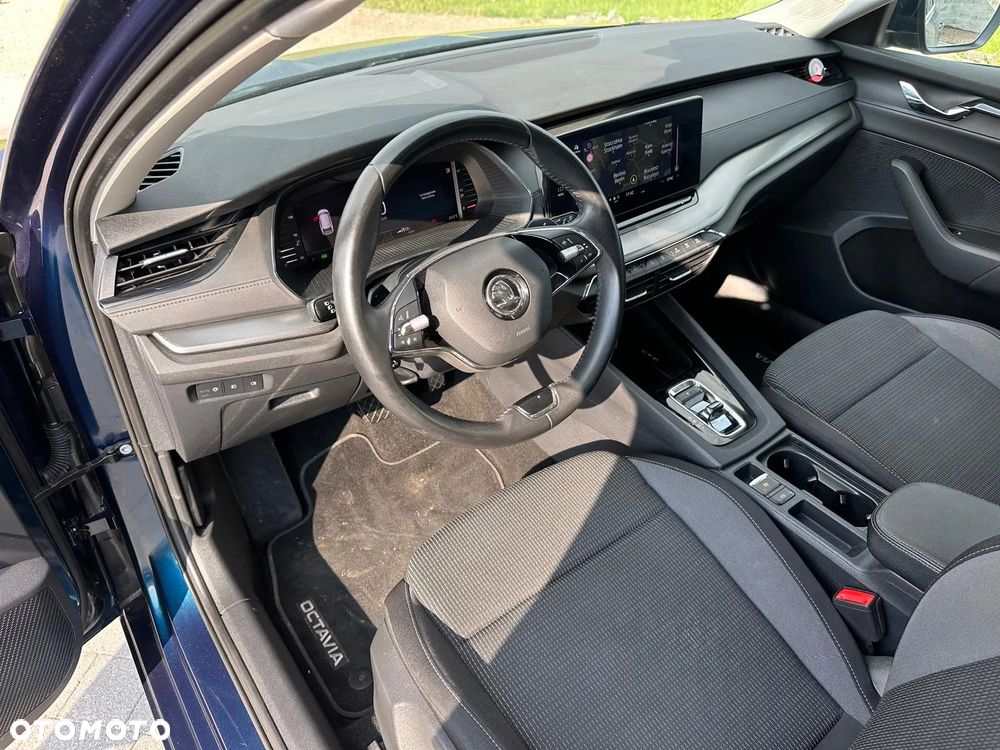 Skoda Octavia 2.0 TDI DSG Ambition - 11