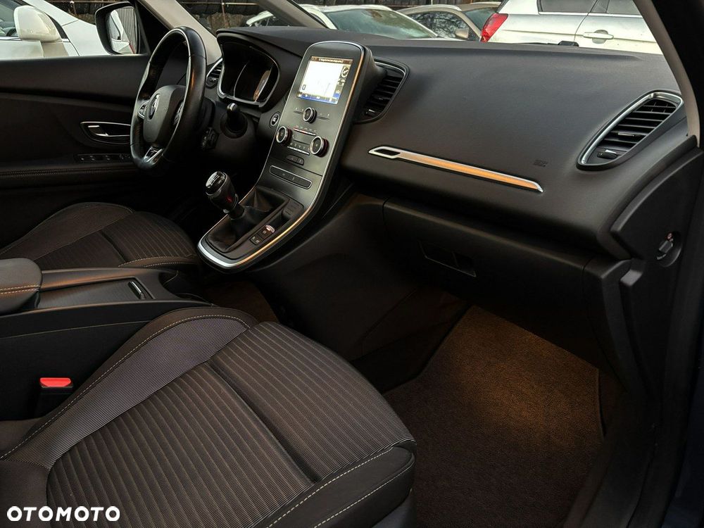 Renault Grand Scenic - 25