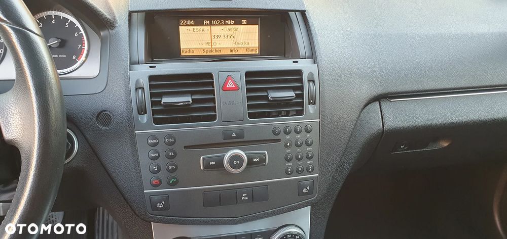 Mercedes-Benz Klasa C 180 CGI Automatik BlueEFFICIENCY Avantgarde - 19