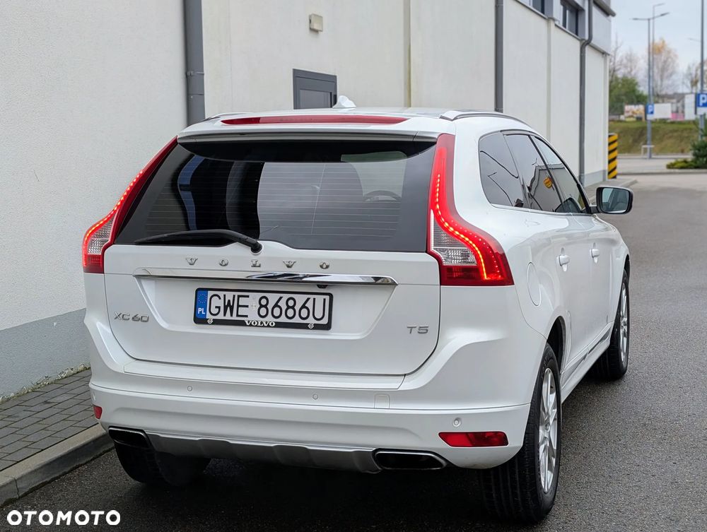 Volvo XC 60 T5 AWD Geartronic Momentum - 2