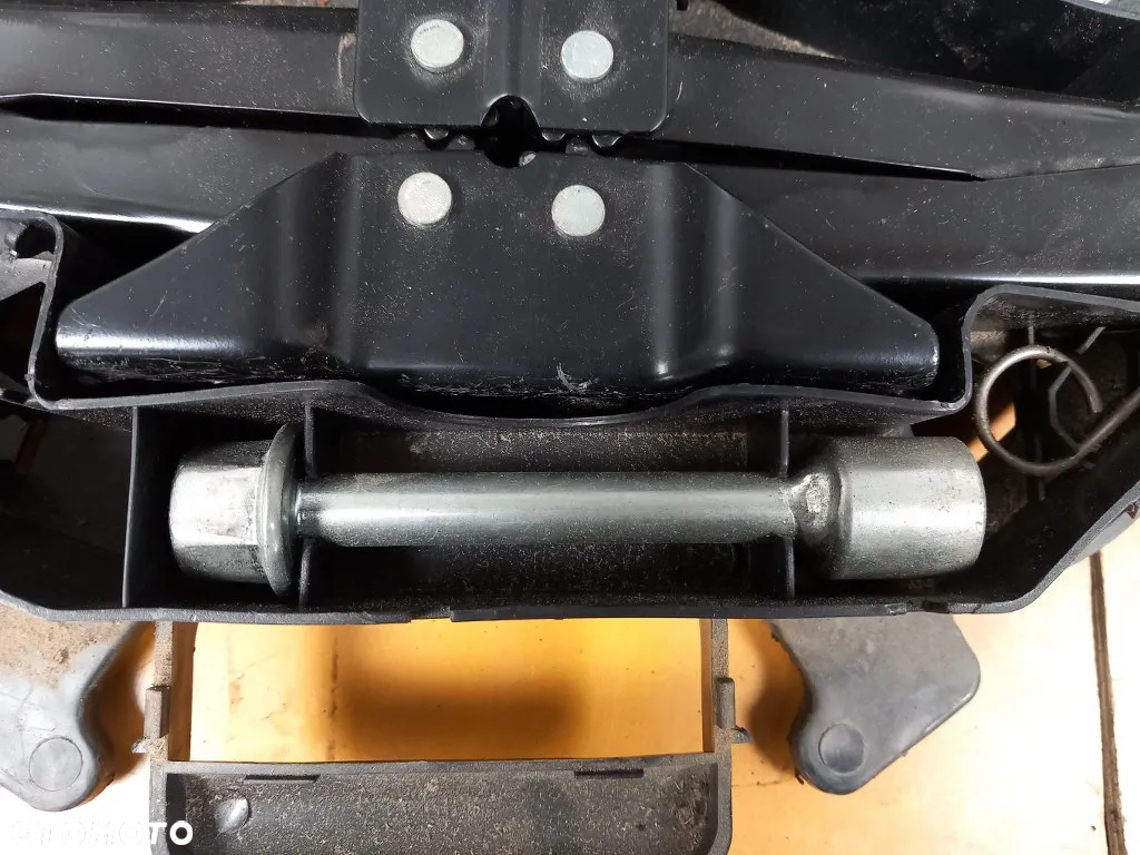 Lewarek Podnośnik Ucho Śruba Do Holowania Zestaw Koła Renault Trafic Vivaro A Primastar 2001-2014 8200727771 - 5
