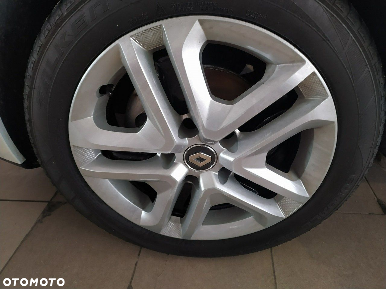 Renault Clio 1.2 16V Limited EU6 - 10