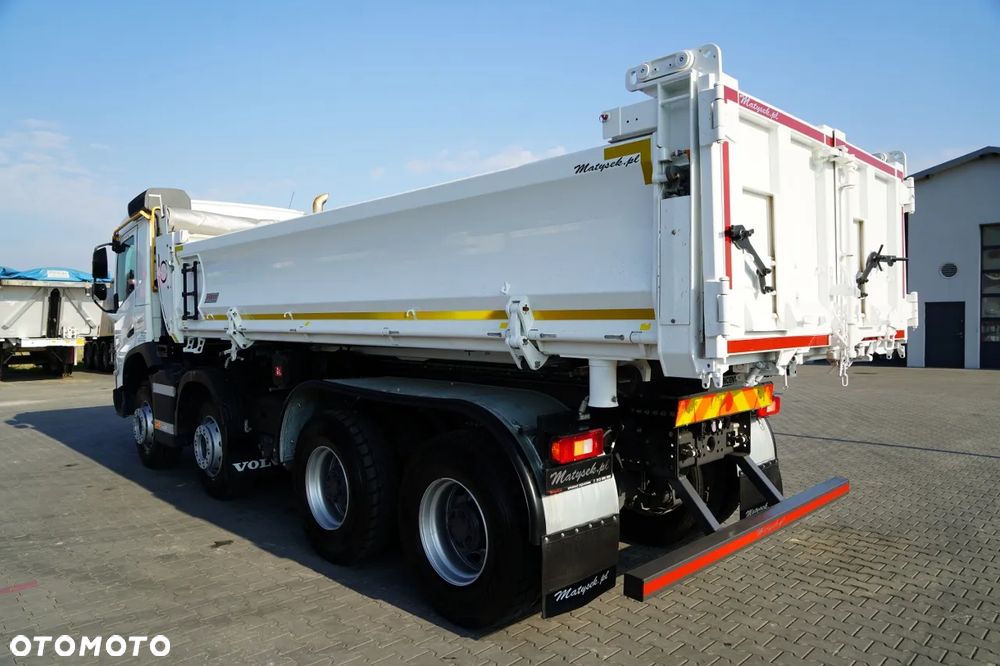 Volvo FMX 460 / 8x4 / WYWROTKA 2 STRONNA / HYDROBURTA / BORDMATIC / HARDOX / NOWE OPONY / 2021 ROK / NOWY MODEL - 16