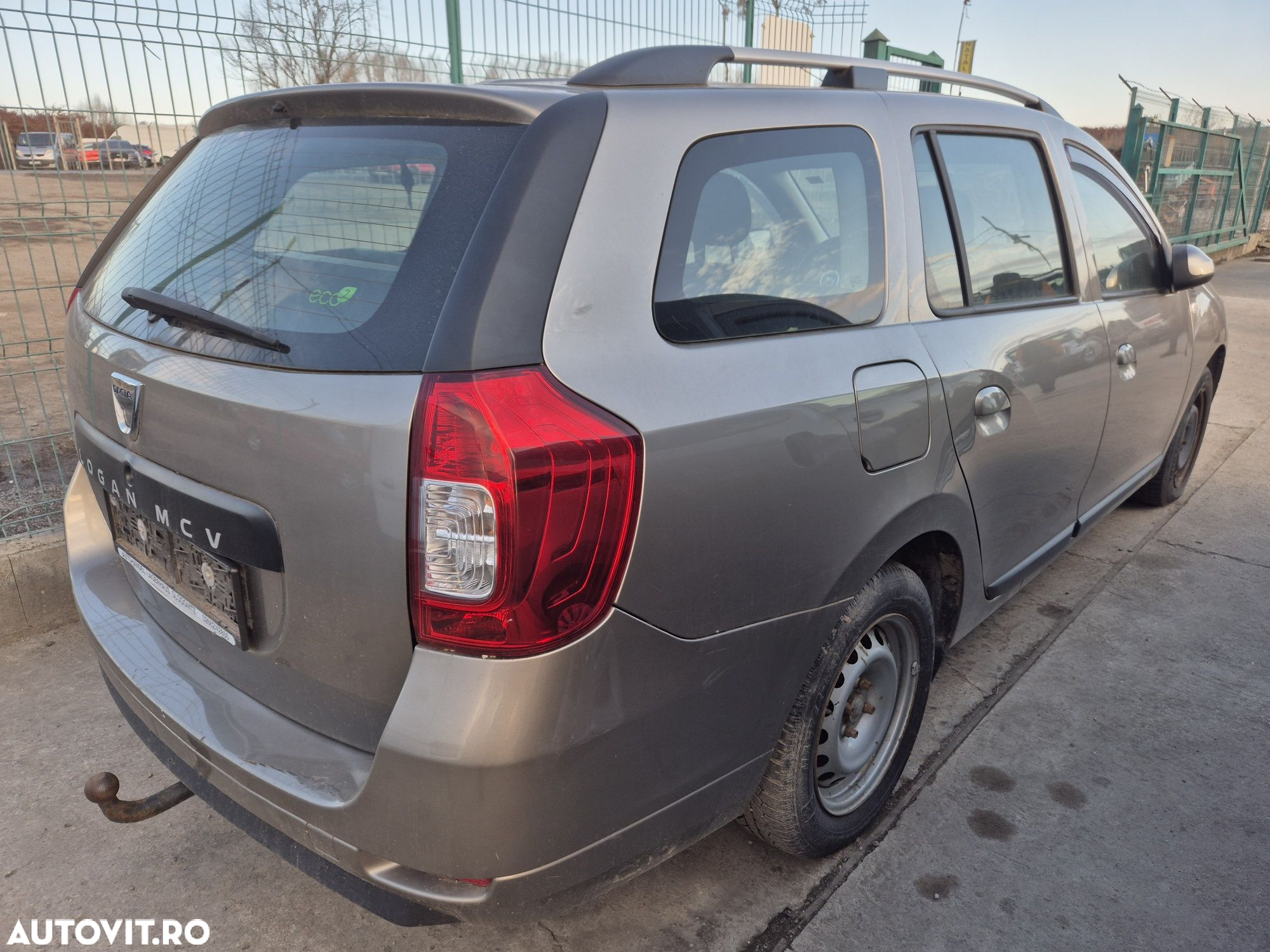 Dezmembram Dacia Logan 2 MCV 2013 0.9TCE - 3