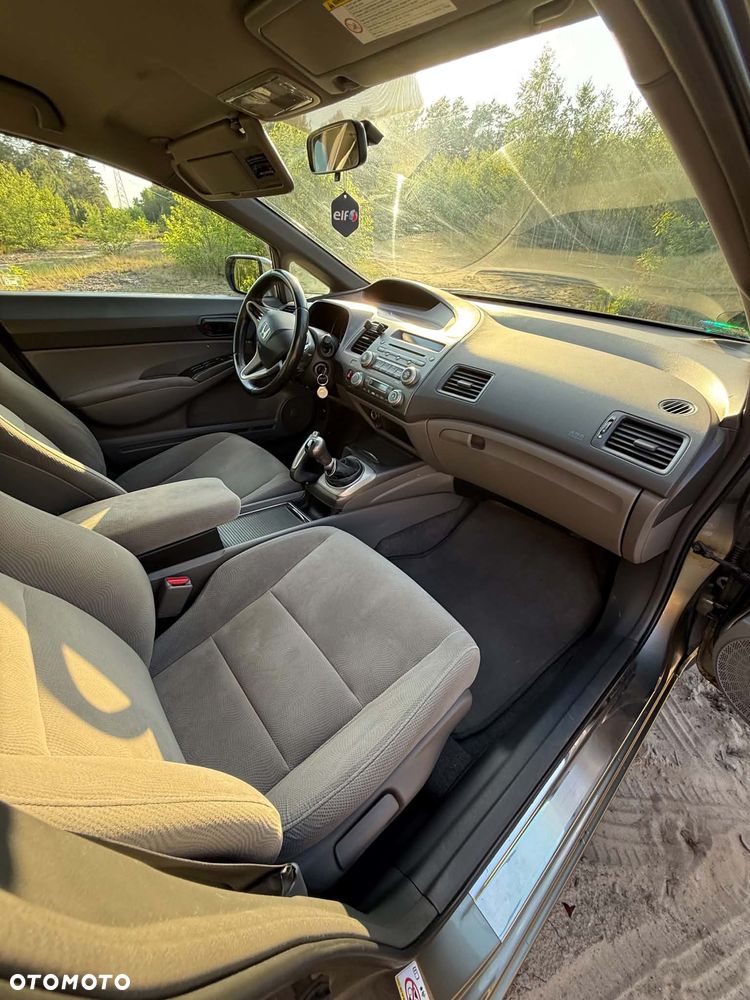 Honda Civic 1.8 Comfort - 21