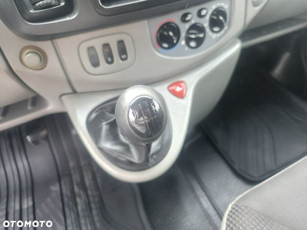 Opel Vivaro - 12