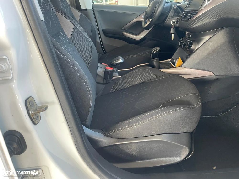 Peugeot 2008 1.2 VTi Access - 25