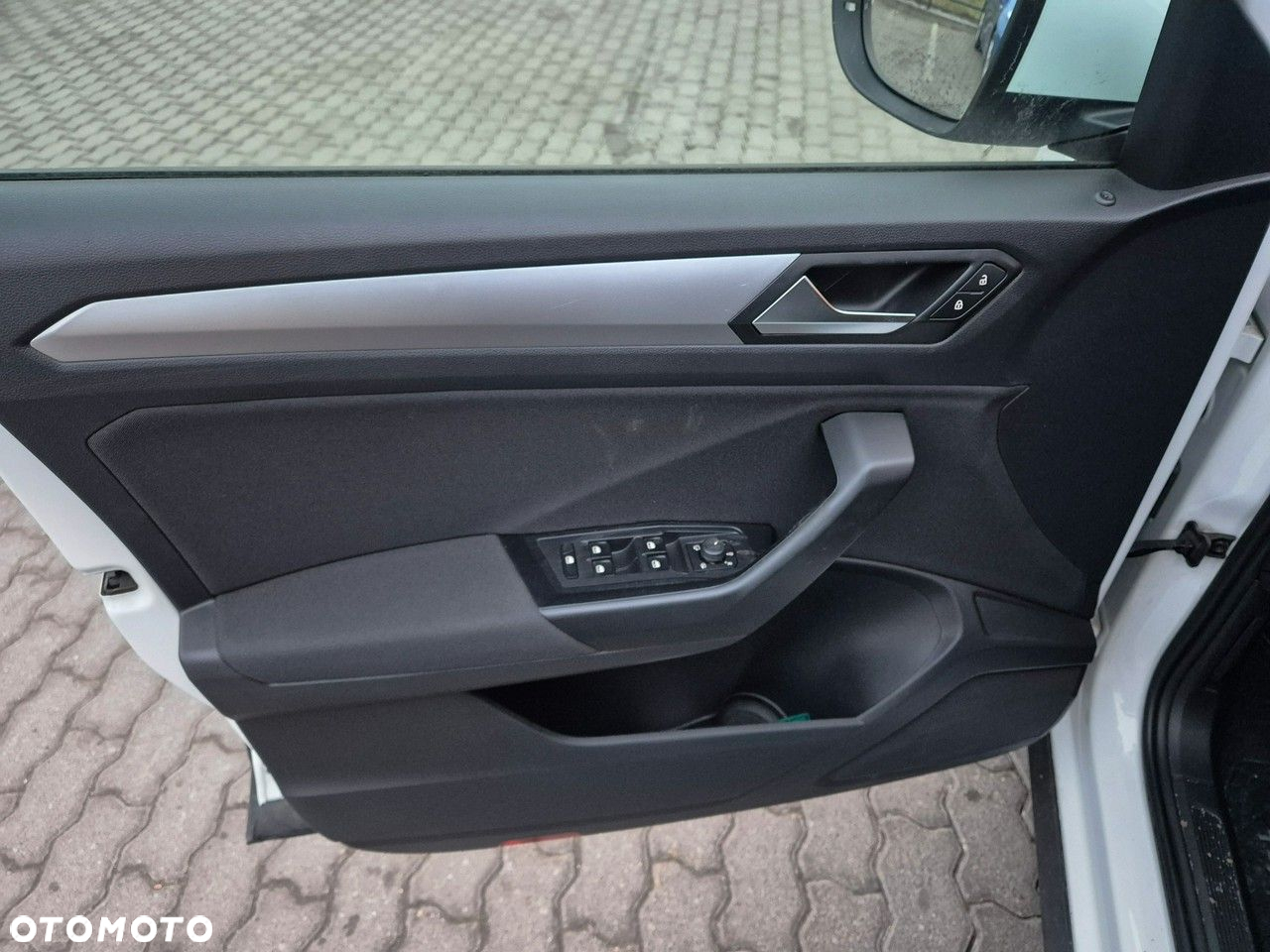 Volkswagen T-Roc - 12