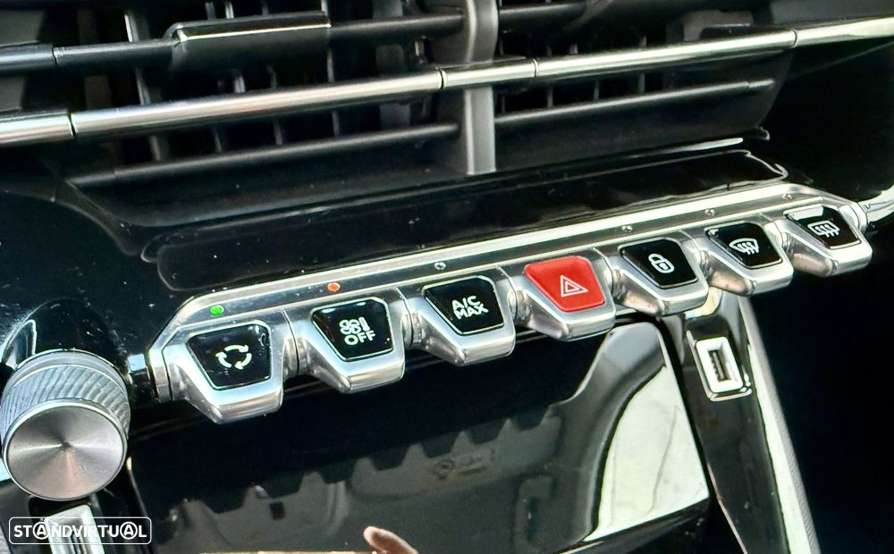 Peugeot 2008 PureTech 130 Allure Pack - 34