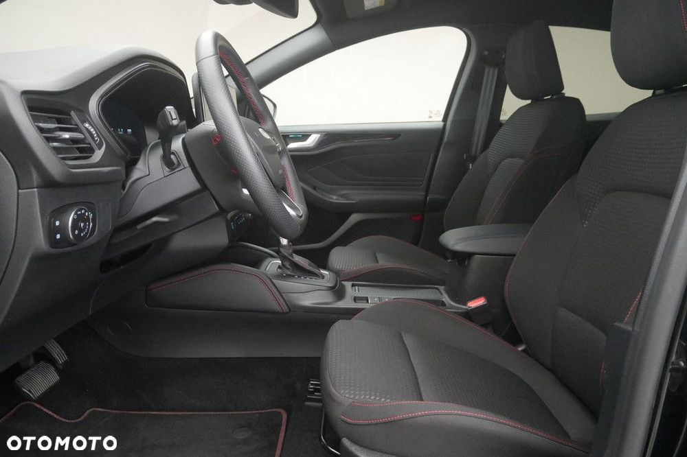 Ford Focus 1.0 EcoBoost mHEV ST-Line X - 12