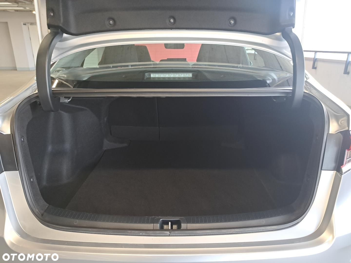 Toyota Corolla - 12