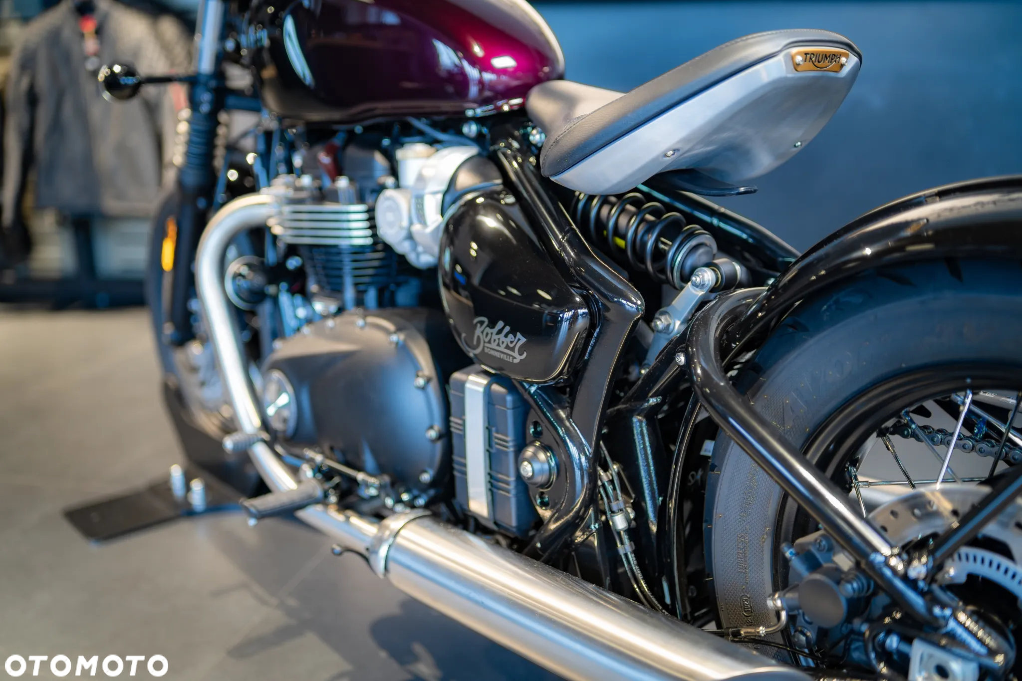 Triumph Bonneville Bobber - 19