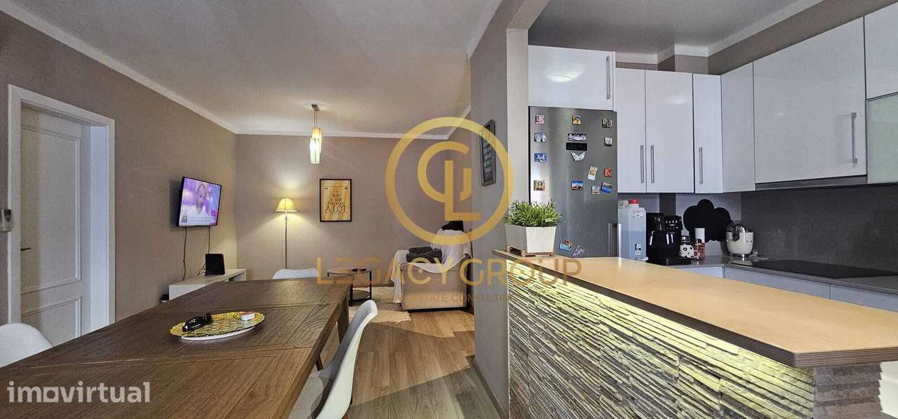 ?️ Apartamento T2 em Quarteira com Vista Mar e Garagem – A 200m da... - Grande imagem: 3/34