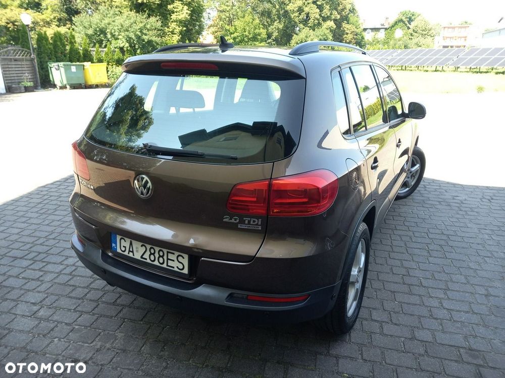 Volkswagen Tiguan 2.0 TDI DPF 4Motion BlueMotion Technology Lounge Sport & Style - 4