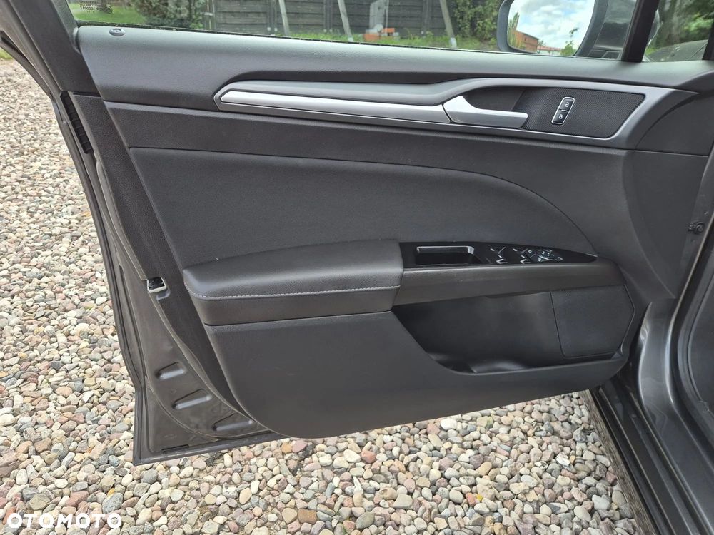Ford Mondeo 2.0 TDCi STart-Stopp Titanium - 4