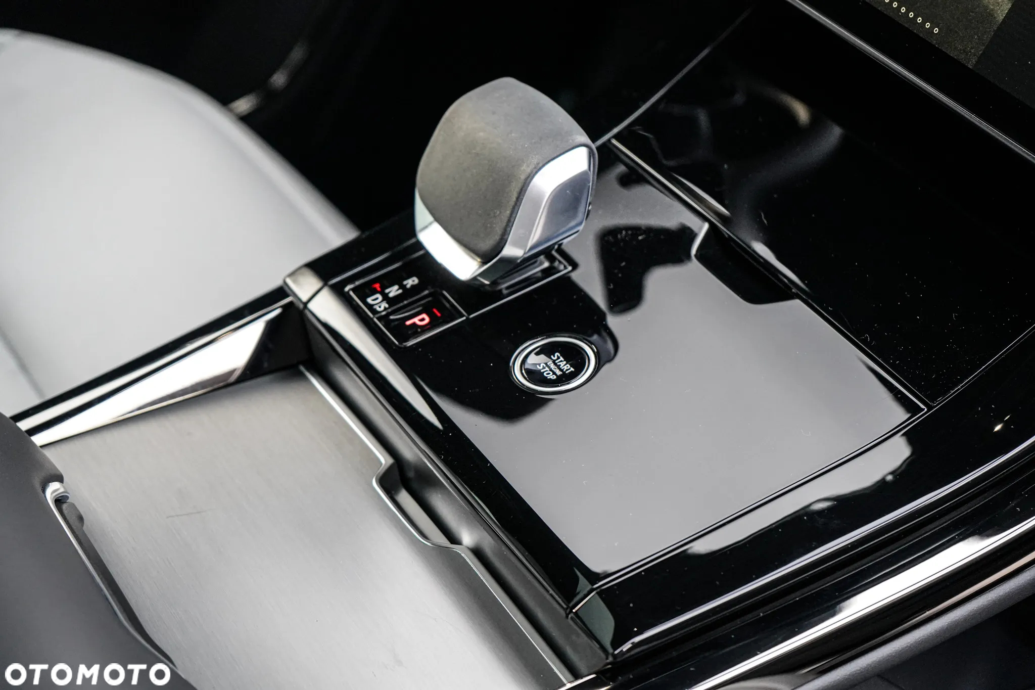 Land Rover Range Rover Sport D300 Dynamic SE - 18