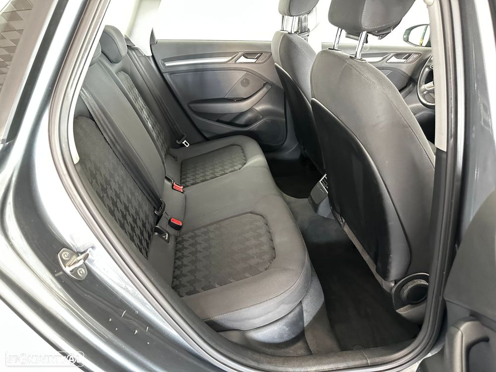 Audi A3 Sportback 1.6 TDI Advance Ultra - 30