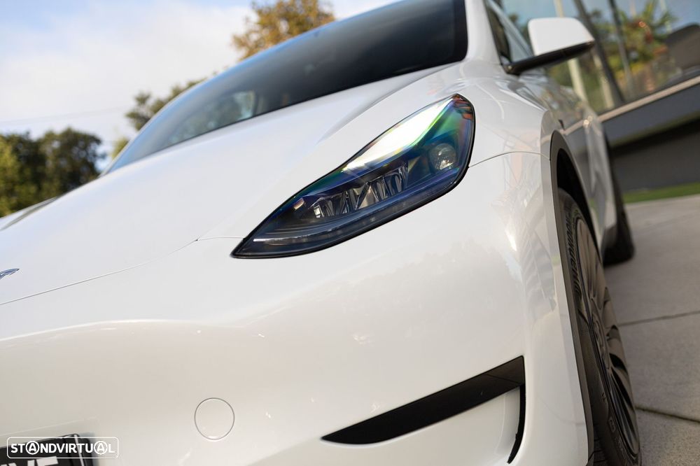 Tesla Model Y Standard RWD - 23