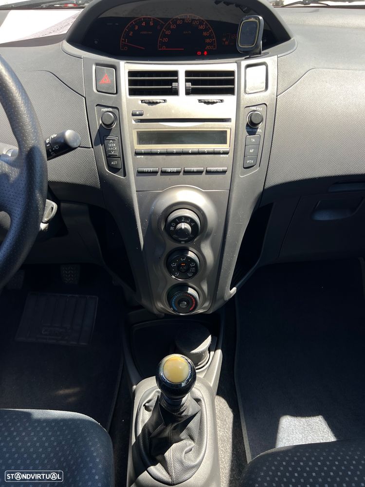 Toyota Yaris 1.4 D-4D Sol - 17