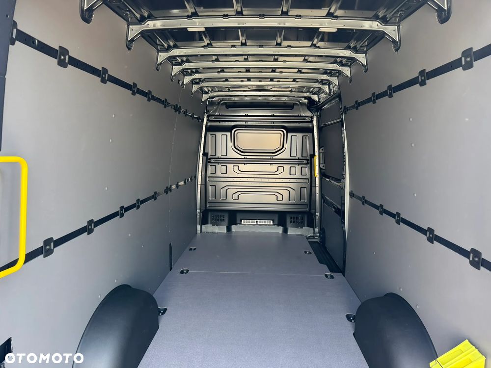 Volkswagen Crafter Maxi Furgon - 16