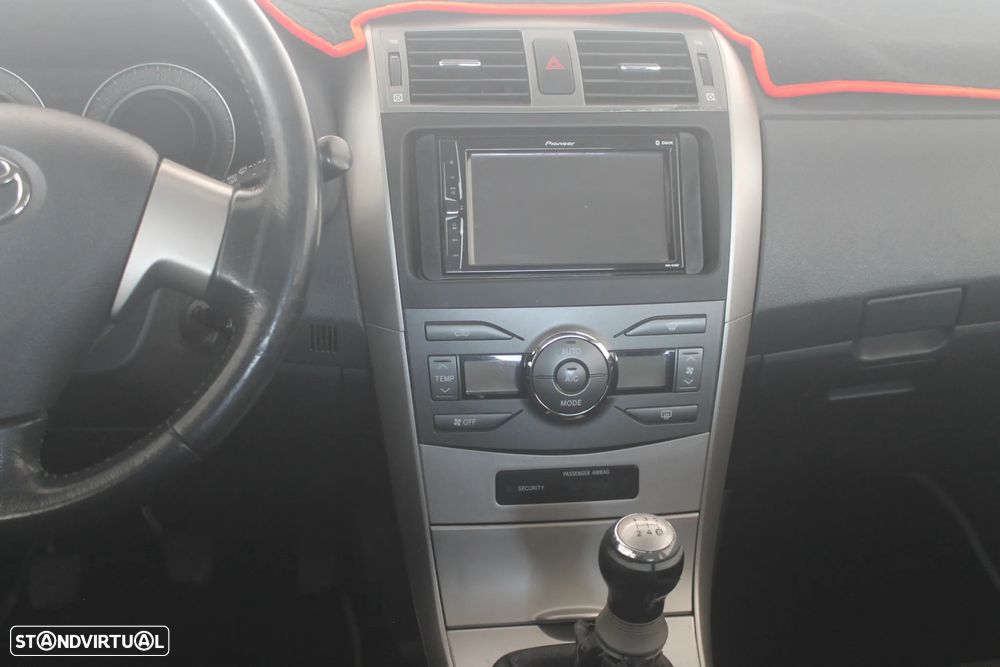 Toyota Corolla 1.4 D-4D - 10