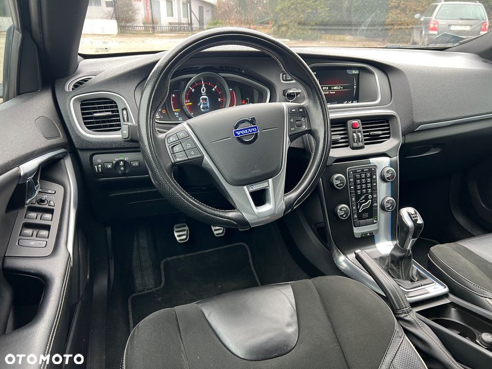 Volvo V40 D3 R Design - 23