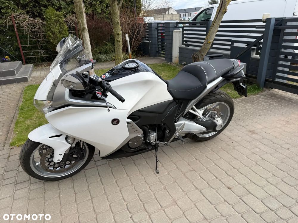 Honda VFR - 7