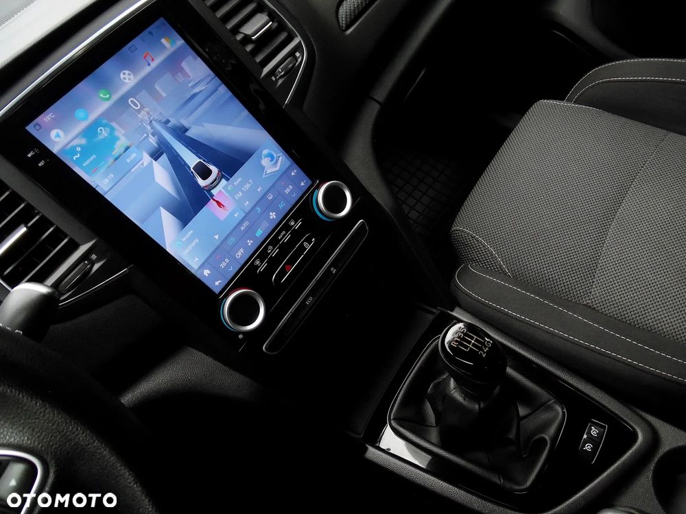 Renault Megane ENERGY TCe 100 PLAY - 23