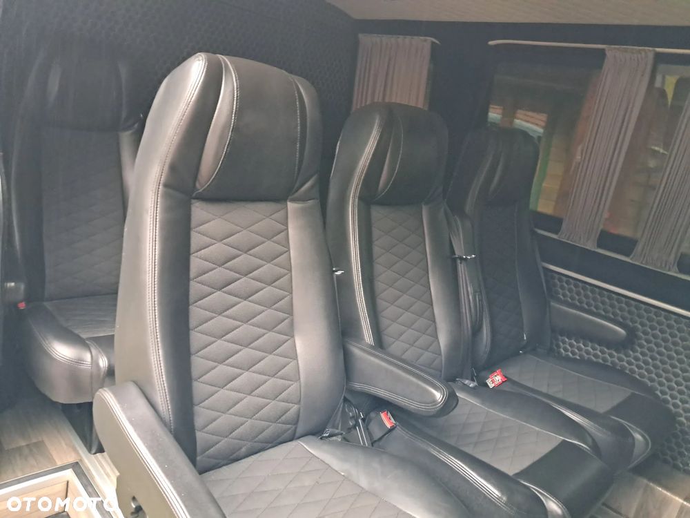 Mercedes-Benz Sprinter 907.221 - 23