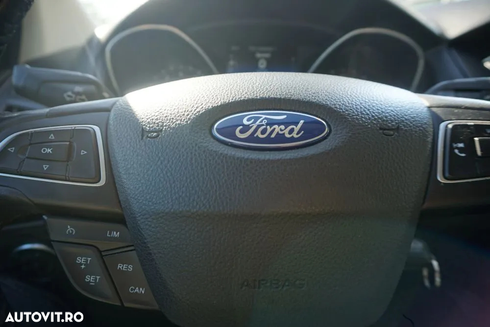 Ford Focus - 14