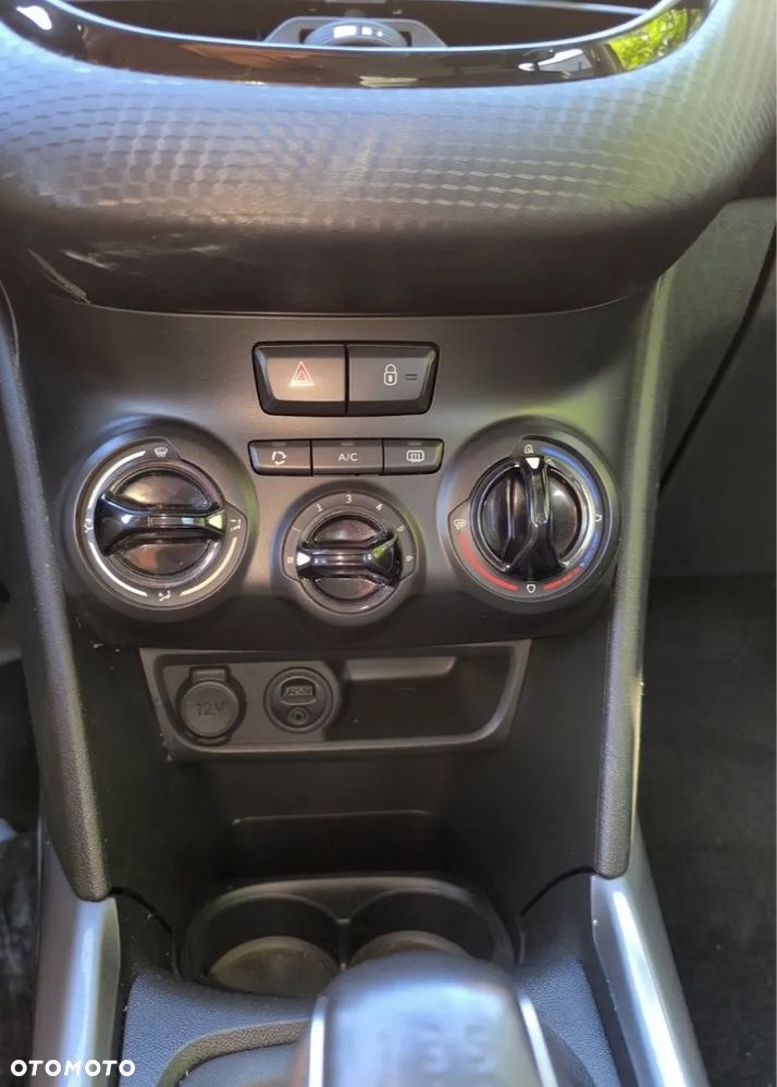 Peugeot 2008 1.2 Pure Tech Allure S&S - 7