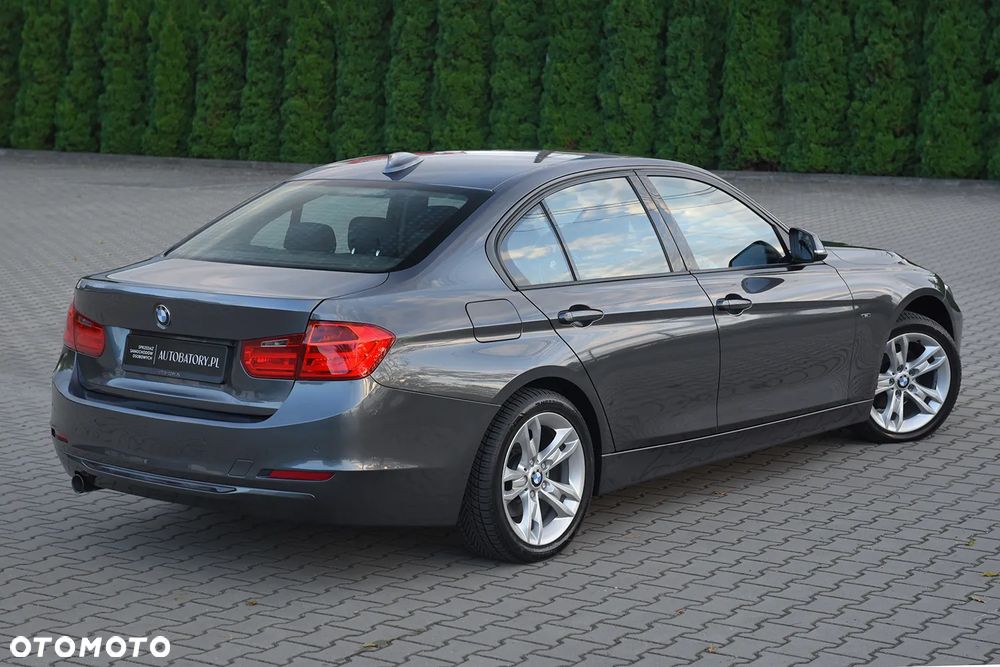 BMW Seria 3 318d Sport Line - 17