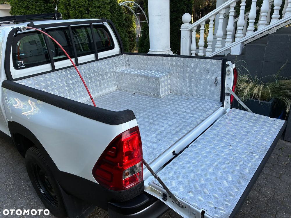 Toyota Hilux 2.4 D-4D Double Cab DLX 4x4 - 11