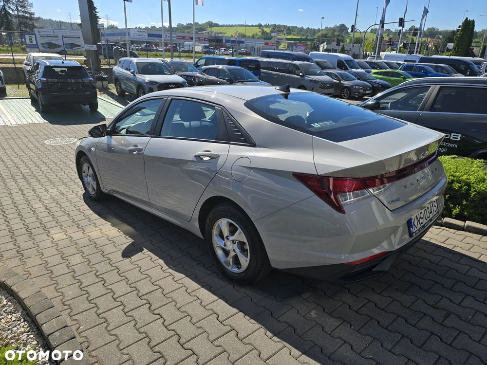 Hyundai Elantra 1.6 Smart - 5