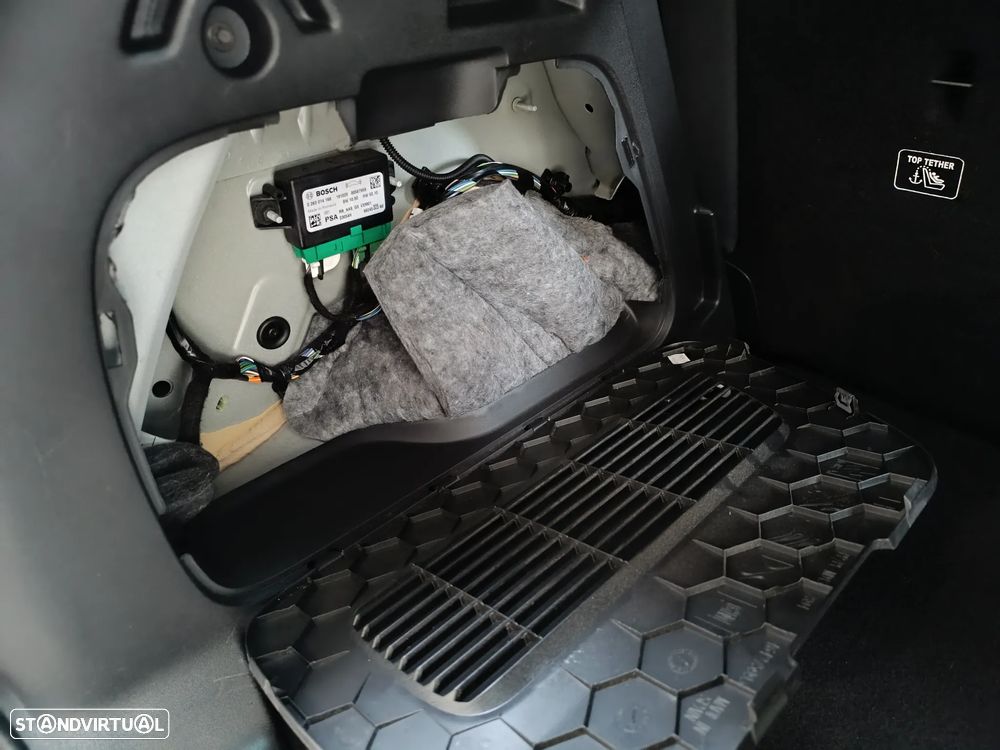 Citroën C3 Aircross PureTech 130 Stop & Start EAT6 OPF SHINE - 36