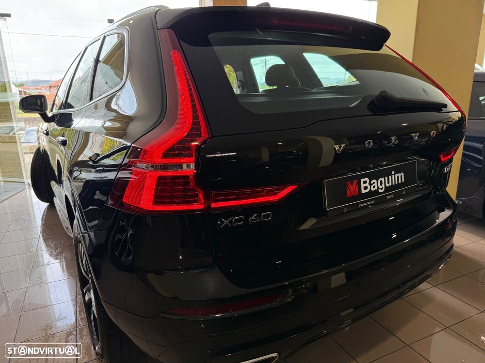 Volvo XC 60 2.0 D4 R-Design Geartronic - 32