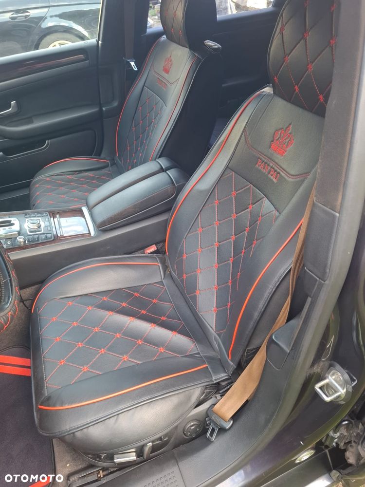 Audi A8 4.2 L Quattro - 4