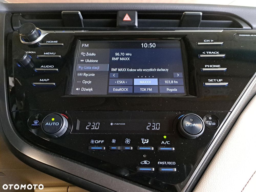 Toyota Camry 2.5 Hybrid Comfort CVT - 22