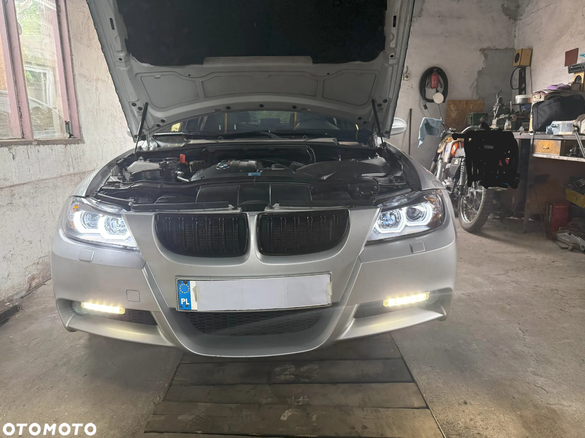 BMW Seria 3 325i - 21