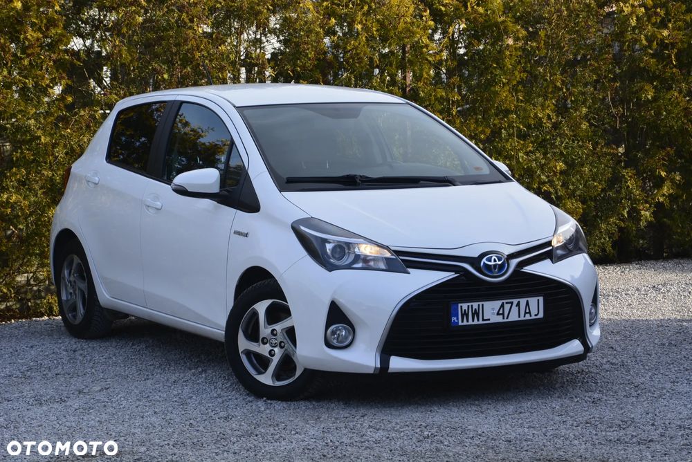 Toyota Yaris Hybrid 100 Dynamic - 1