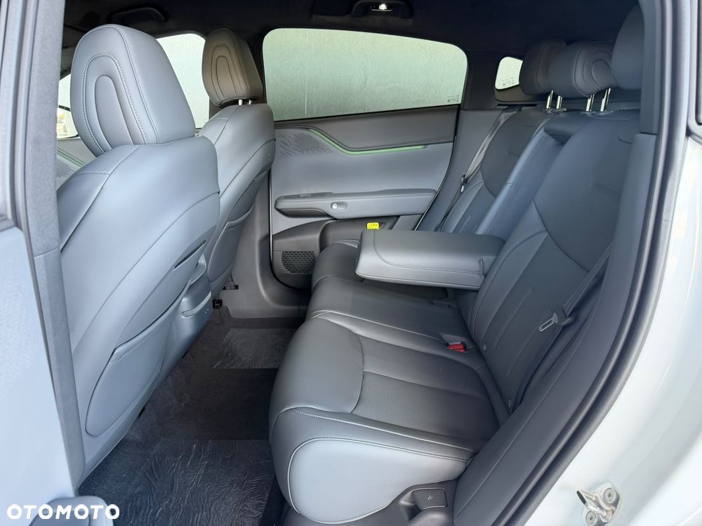 XPeng G6 80.8 kWh AWD Performance PRO - 12
