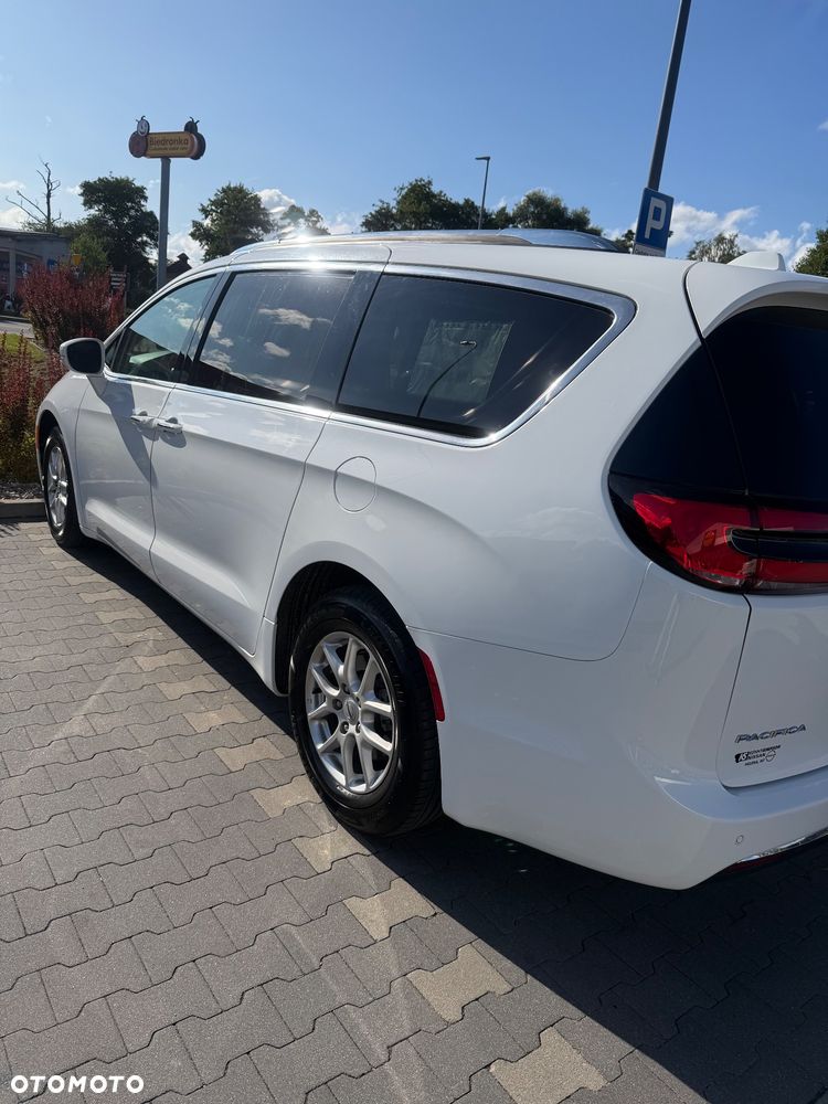 Chrysler Pacifica - 3