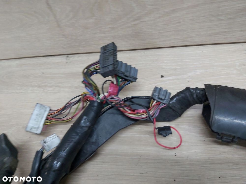 TOYOTA CELICA V gt4 st185 puszka skrzynka bezpieczników wiązka silnika RHD - 8