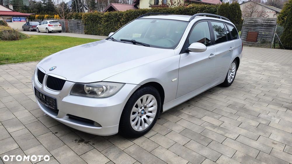 BMW Seria 3 320i - 1