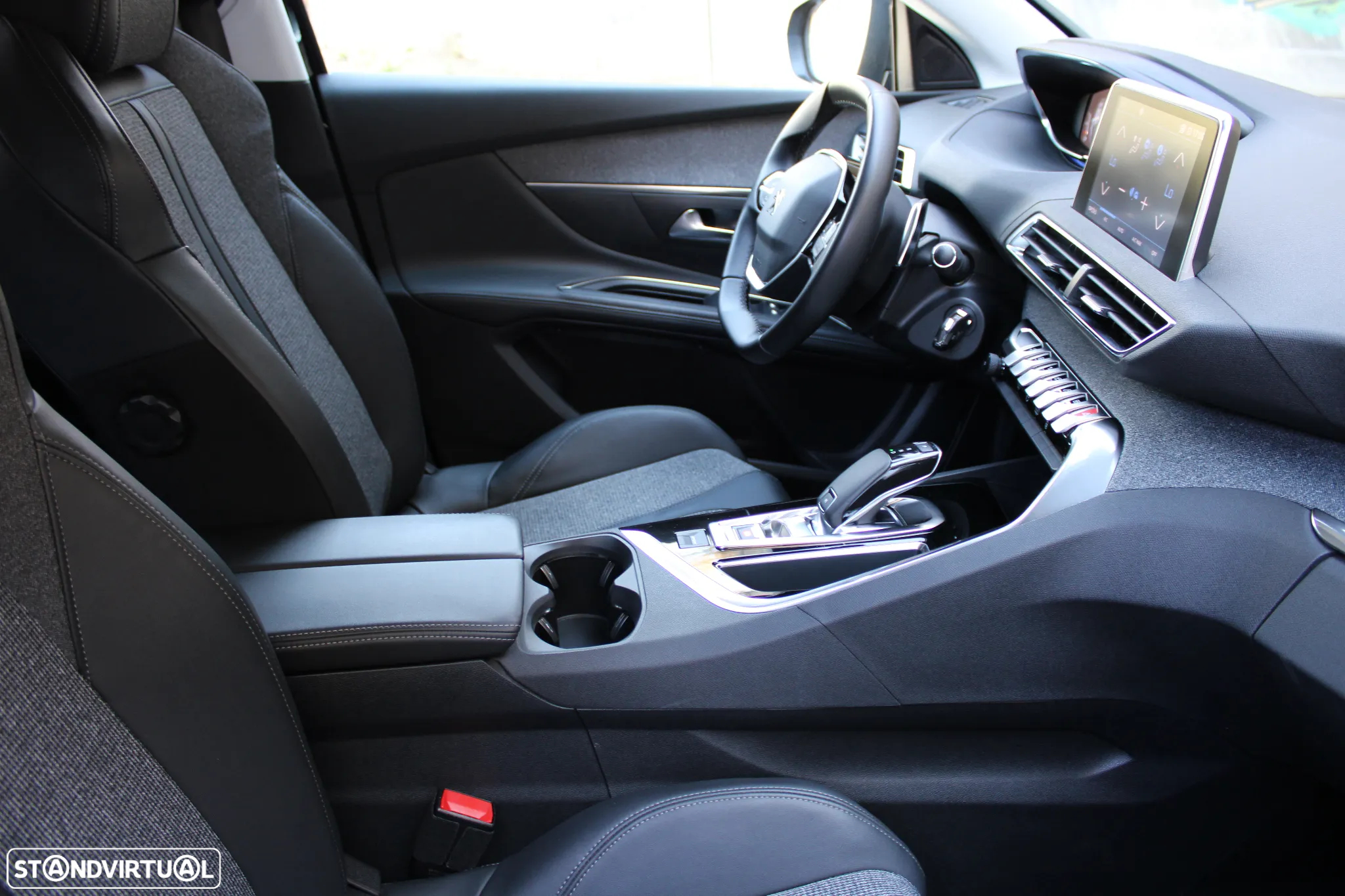 Peugeot 5008 1.5 BlueHDi Allure EAT8 - 32