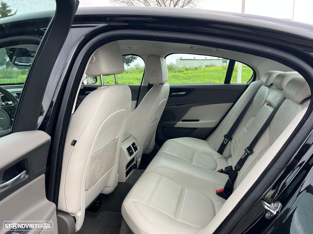 Jaguar XE 2.0 D Prestige AWD Aut. - 58