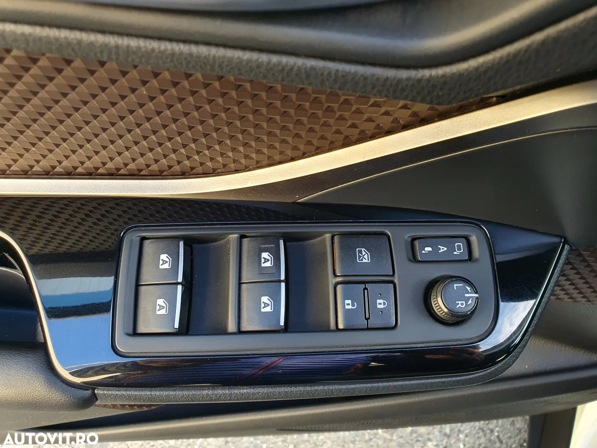Toyota C-HR - 13